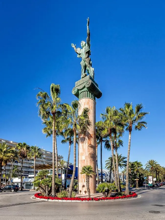 Luxury Holiday Apartment In Puerto Banus Marina With Sea Views Marbella
