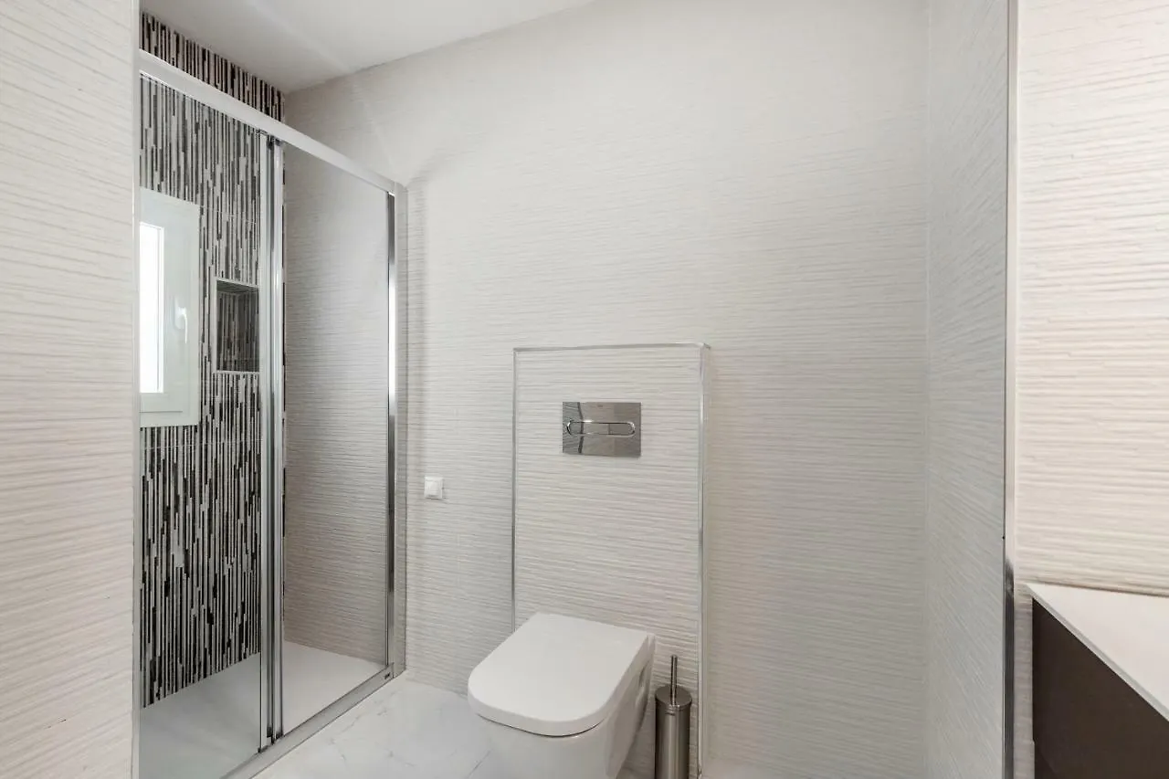 Luxury Holiday Apartment In Puerto Banus Marina With Sea Views Marbella